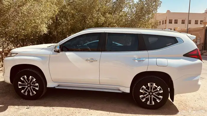 للبيع ميتسوبيشي مونتيرو سبورت 2020 ابيض فل كامل 6 سلندر 5