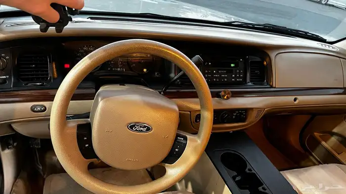 فورد فكتوريا 2008 3