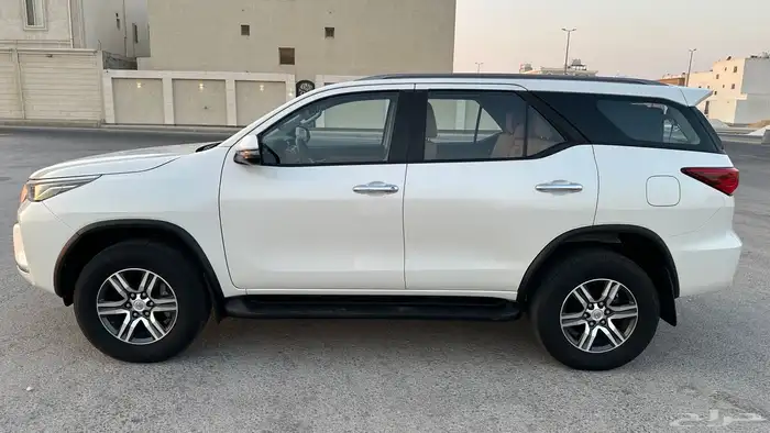 فورتشنر مديل 2022 - 4 سلندر - دبل 11