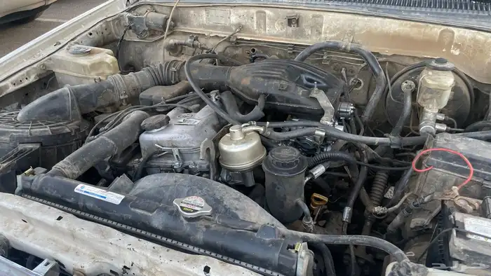 هايلوكس 2000 4