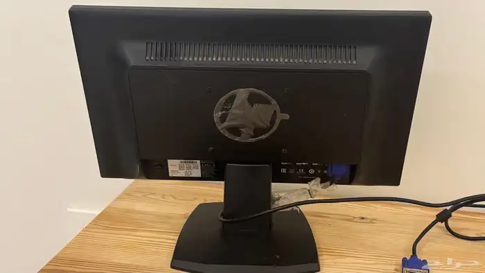 شاشة كمبيوتر مكتبيه 3