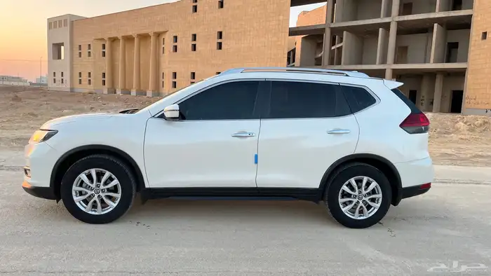 اكس تريل موديل 2022 2