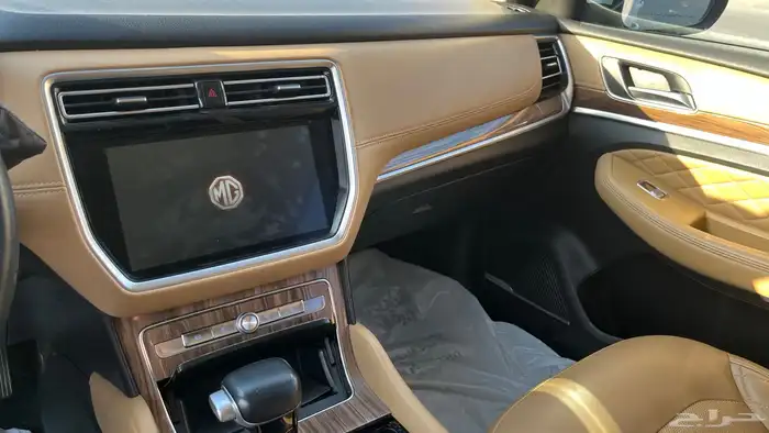 ام جي RX8 موديل 2021 9