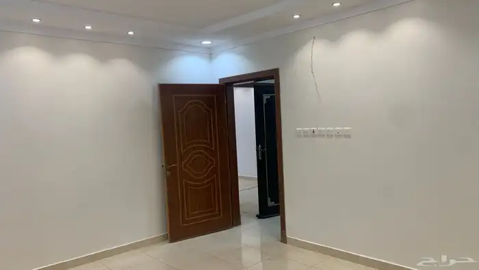 شقه عائلة لليجار حي الخليج 1