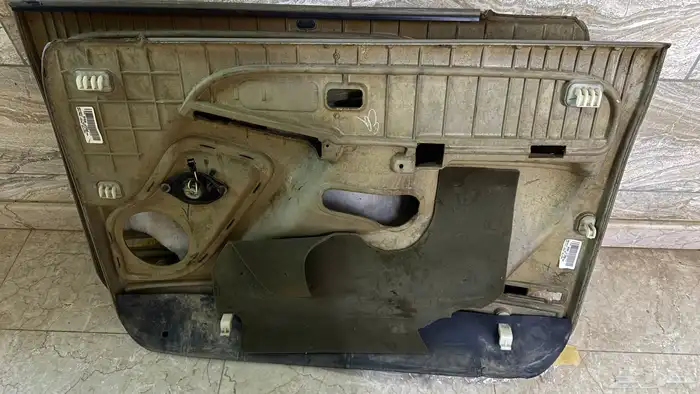 ديكور باب جمس يوكن او سييرا من 1999 الى 2006 4