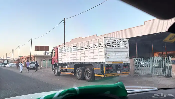 شاحنة لوري موديل 2005 3