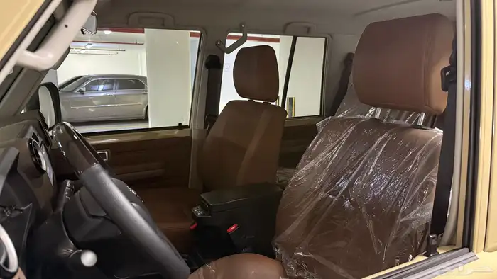 تويوتا لاندكروزر LC 76   بنزين فل كامل (خليجي) 13