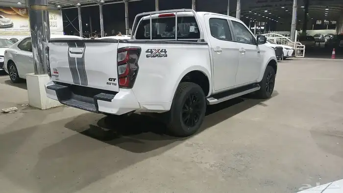 ايسوزو ديماكس جي تي 2025 جديده 2