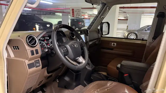 تويوتا لاندكروزر LC 76   بنزين فل كامل (خليجي) 9