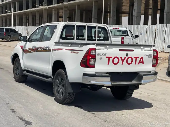 هايلوكس غمارتين بريمي GLX-S دبل بنزين بصمه قير تمتيك 2025 3