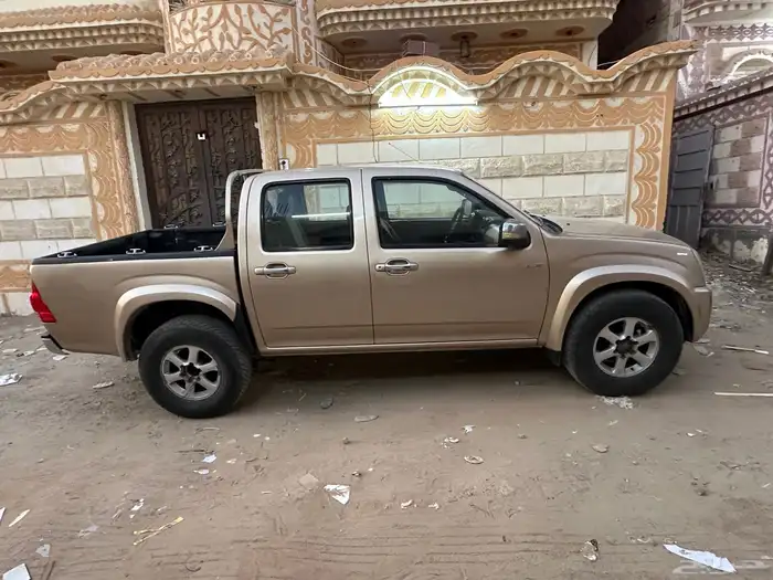 ايسوزو ديماكس 2008 4