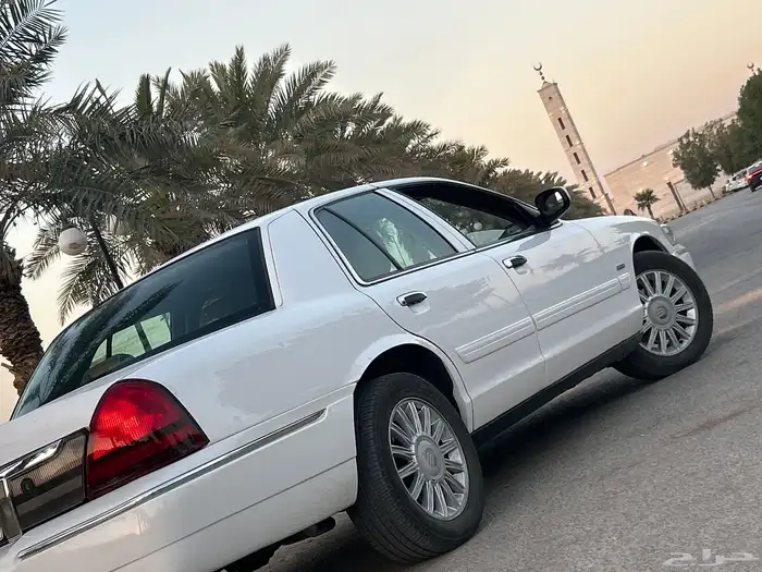 فورد ماركيز 2011 فل كامل نضيف 88