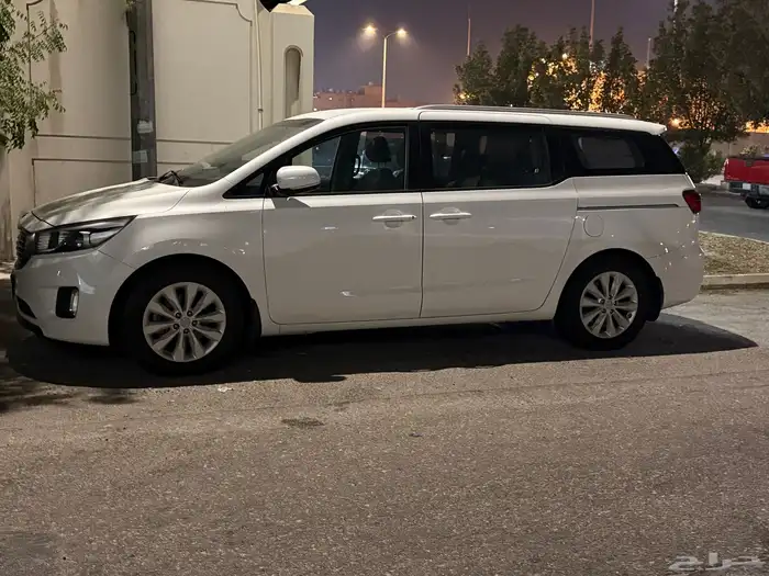 كيا كرنفال 2016 نظيف ممشى 225 الف 3