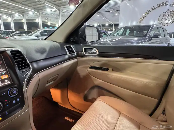 جراند شيروكي ليمتد 2014 ( V8 بحالة الوكالة ) 14