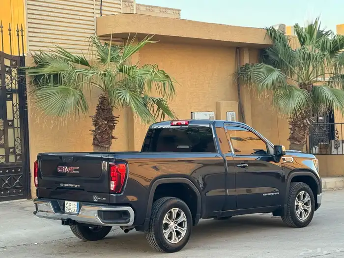 سييرا 2022 SLE بحالة الوكالة 9