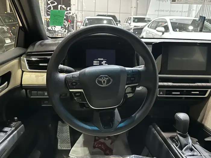 تويوتا كامري E موديل 2025 أصفار 14