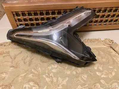 شمعة يسار كاديلاك XT4 2019 2020 2021 index