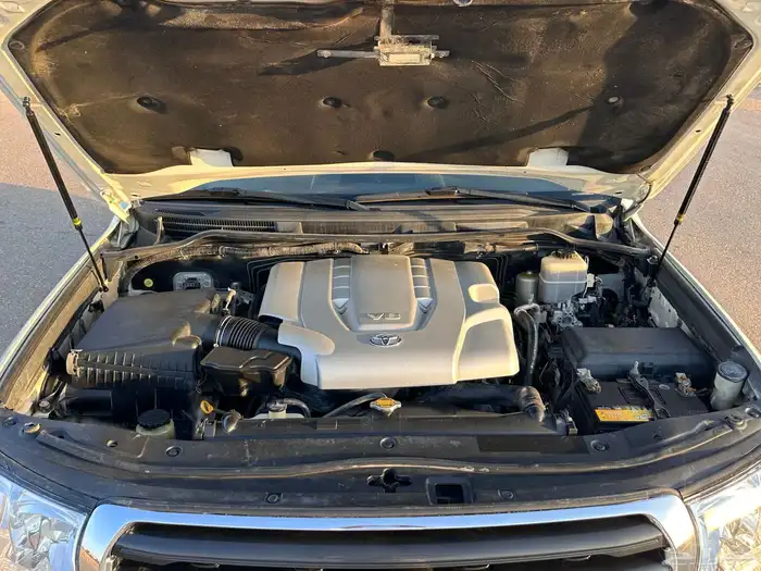 جيب لاندكروزر ستين عام قمه بالنظافه 11