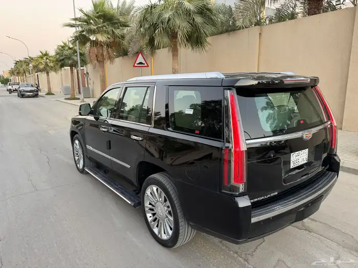 اسكاليد 2015 سعودي فل كامل بحالة الوكاله 22