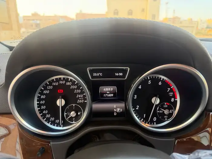 جيب مرسيدس GL500موديل 2015نظيف وممشى قليل ولوحة مميزه 0