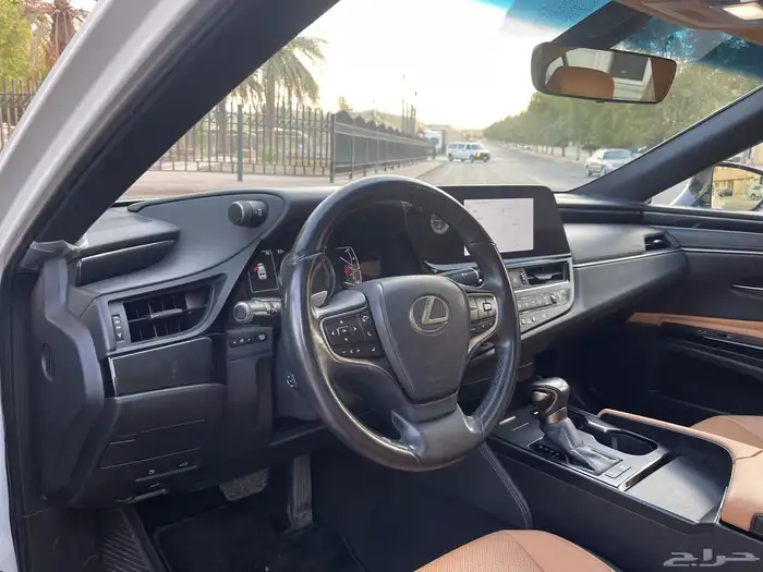 لكزس-ES300h-2023(ممشي48الف)لحاله الوكاله 32