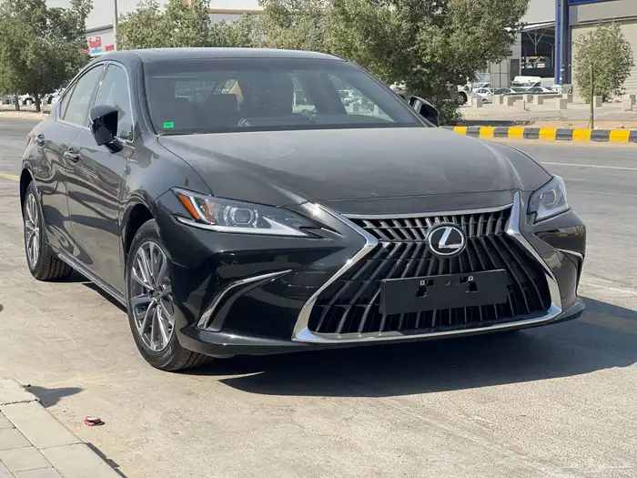 لكزس ES 350. الساير 2025. CA. بالكاش والاقصاد 2