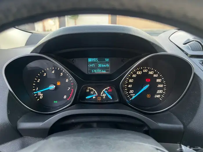 فورد اسكب 2015 (بحالة ممتازة) 10