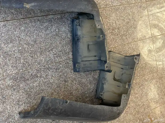 باب شنطه وعلاق اسبير وشبك وصدام امامي وقزاز خلف ب جانبي مع 25