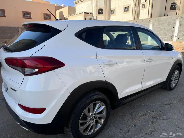 للبيع توسان 2016 ديزل 3