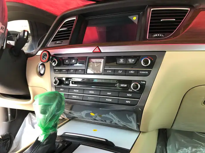 جينسس ((مخزنة ))بحالة الوكالة شبه جديدة 8