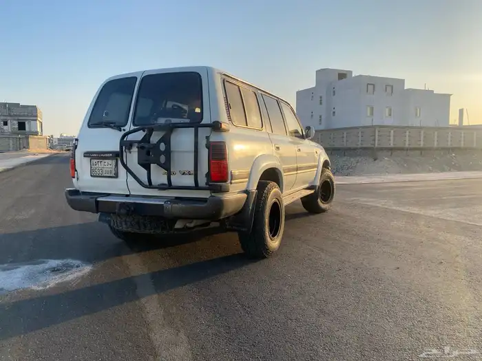 لاندكروزر VXR موديل 1991 عليه مكينة لكزس بويه بلاد 4
