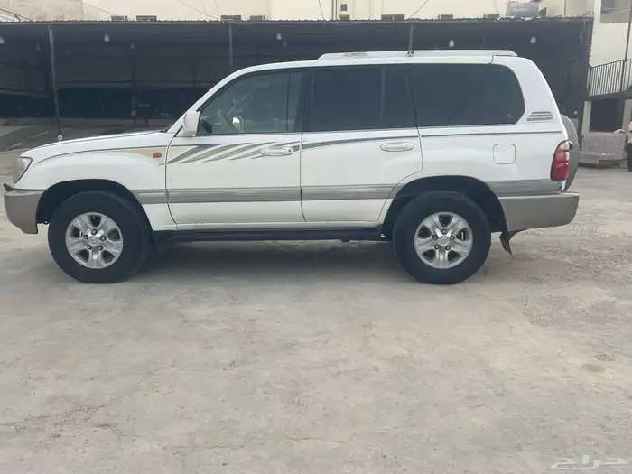 لاندكروزر في اكس ار 0