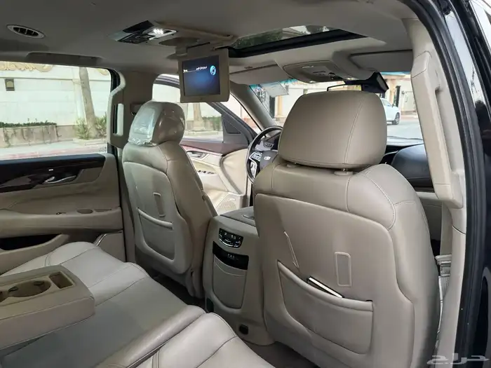 اسكاليد 2015 سعودي فل كامل بحالة الوكاله 41