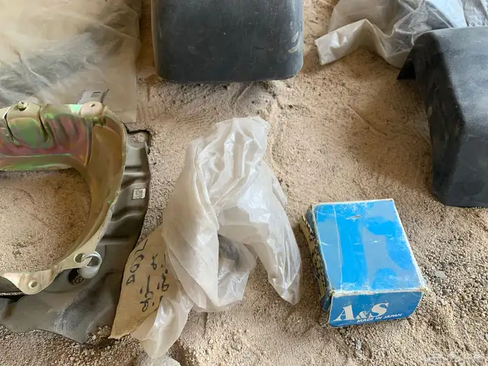 قطع غيار تايوتا هايلوكس 86-85-84 3