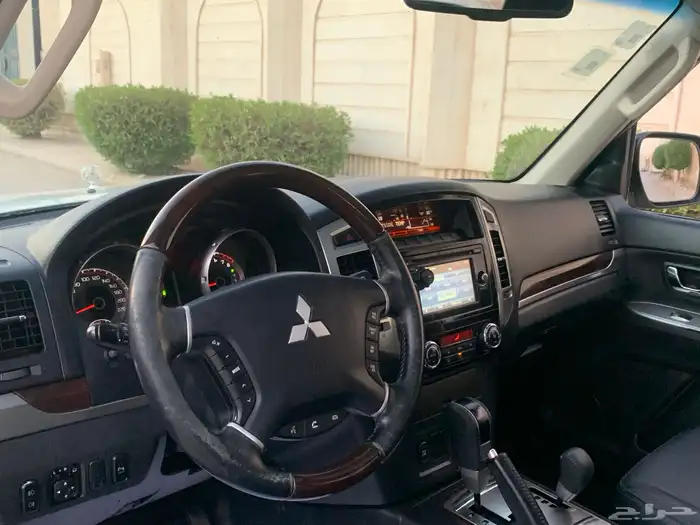 باجيرو ربع فل كامل 2016 نظيف 18