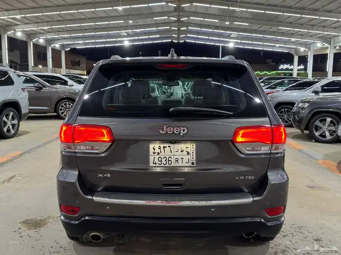 جراند شيروكي ليمتد 2014 ( V8 بحالة الوكالة ) 2