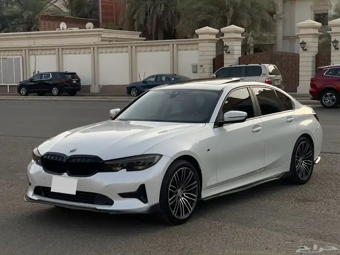 بي ام دبليو 320i 2022 1