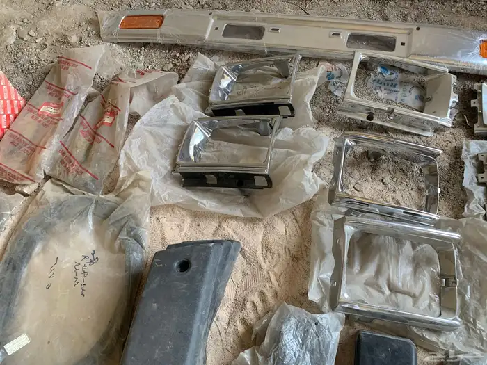 قطع غيار تايوتا هايلوكس 86-85-84 8