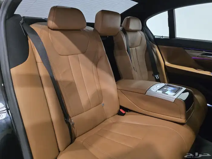 بي ام دبليو 730Li موديل 2020 بحاله ممتازه 11