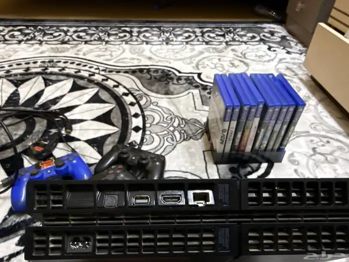 سوني 4 بحاله ممتازه معه 10 اشرطه وثلاث ايادي 3