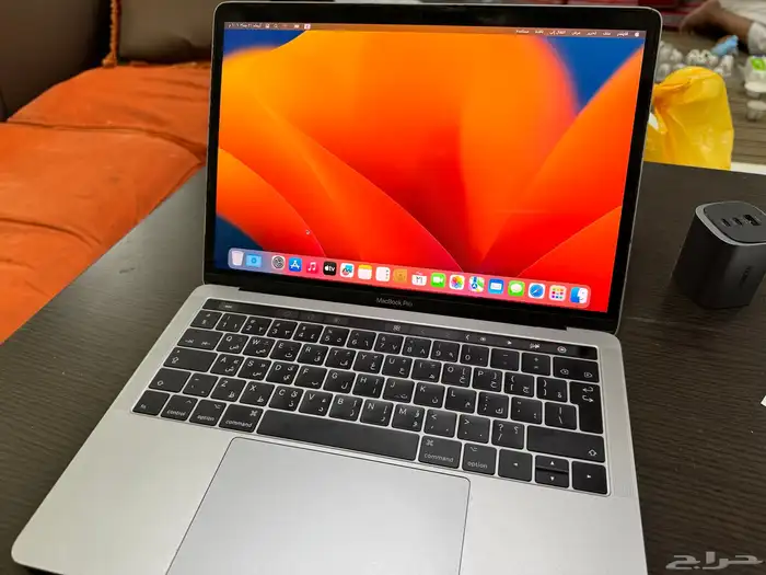 للبيع لابتوب Mac 2017 مع تاتش بار 4