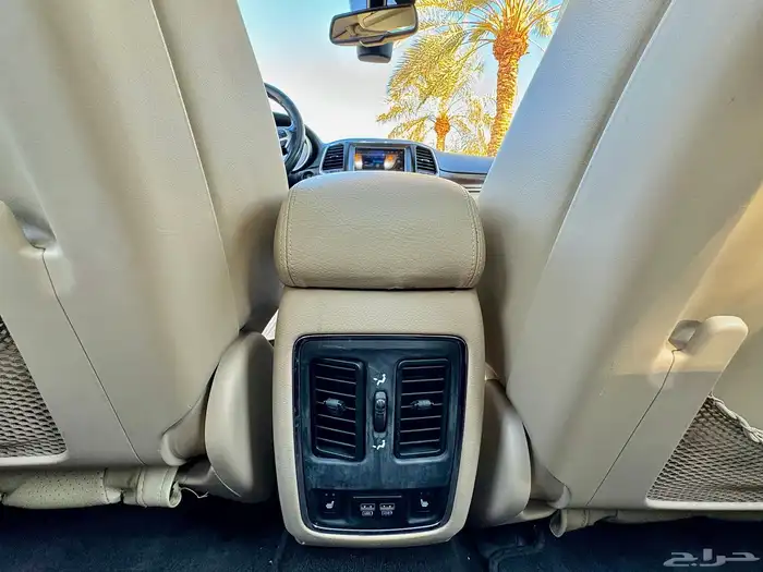 جيب جراند شيروكي فل كامل ليمتيد 29