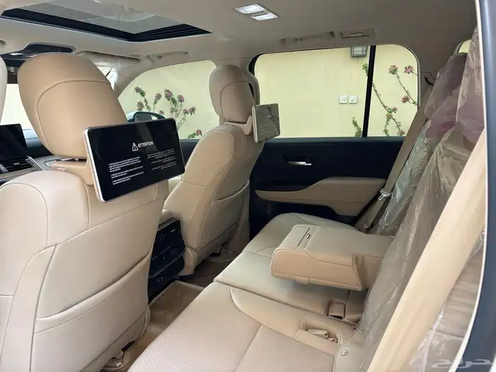 لاند كروزر 2023 GXR أعلى فئة L5 سعودي فل كامل 21