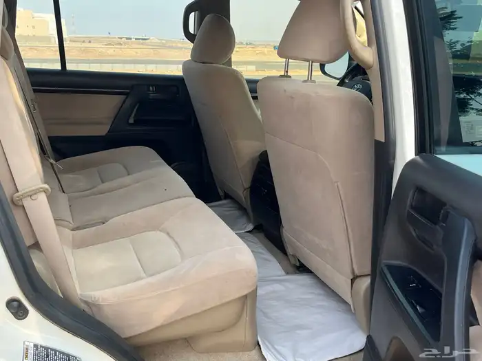 لاندكروزر 2011 V8 10