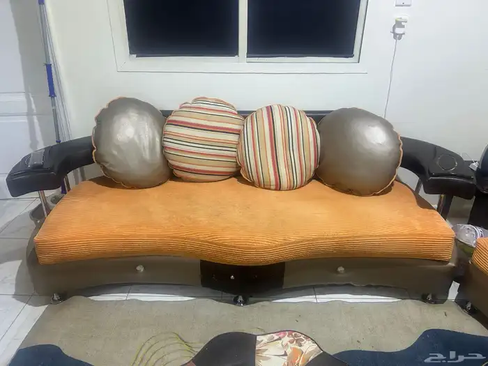 كنبتين مع طاوله 1