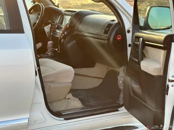 جيب لاندكروزر ستين عام قمه بالنظافه 10