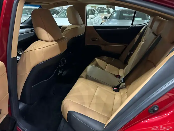 لكزس ES250 موديل 2023 ممشى قليل نظيف 15