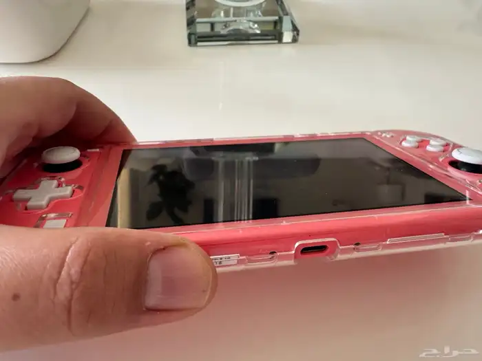 نيتندو سويتش جهازين مع شريطين العاب كراش وسوبر ماريو 4