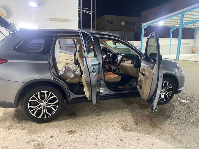 اوتلاندر عائلية 10