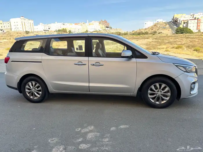 كيا كرنفال 11 راكب ديزل 3